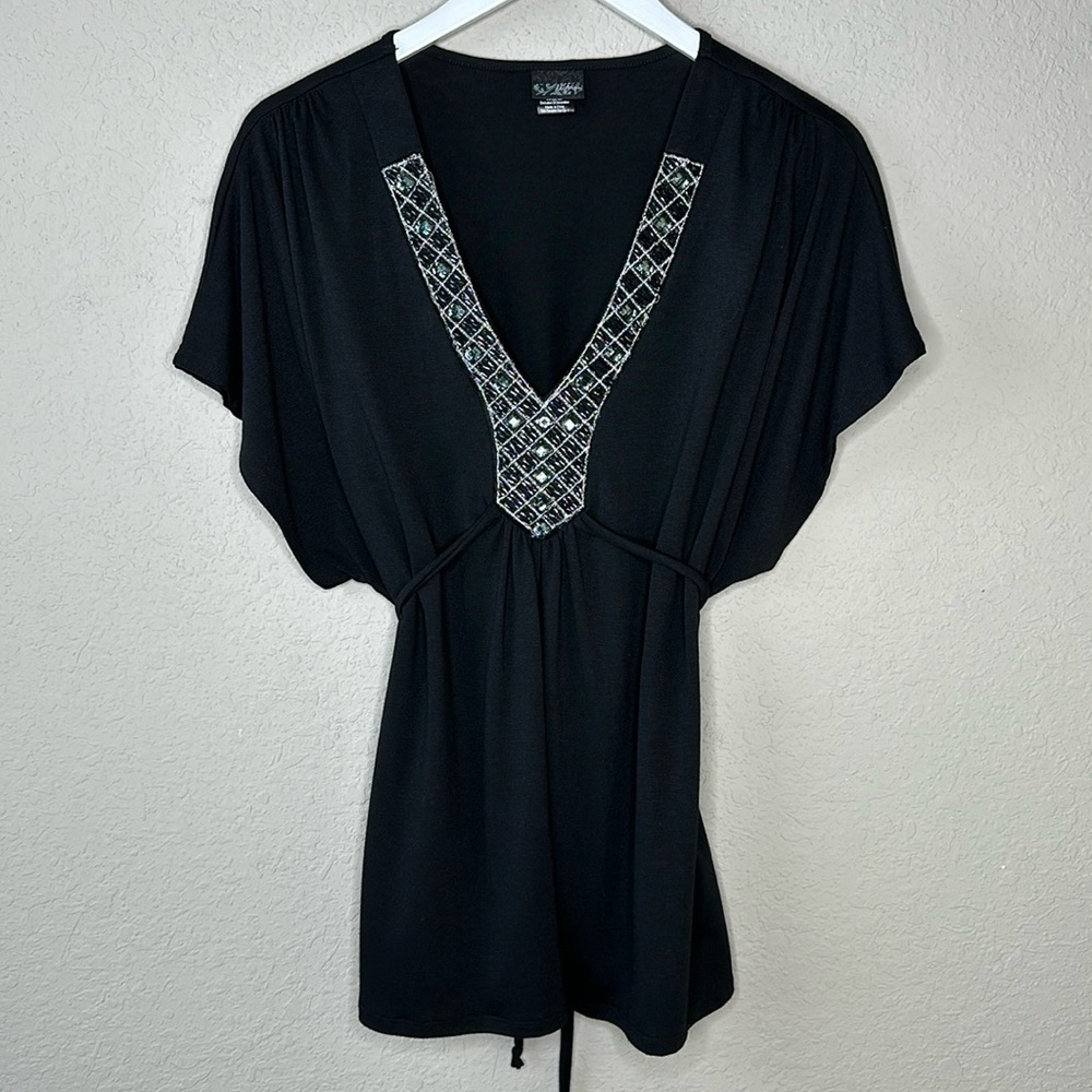 daytrip Embellished V Neck‎ Short Sleeve Top Size Large